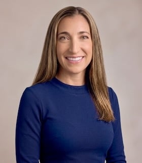 Headshot of DR. Ariel Cross D.D.S., a cosmetic Dentist in Palm Beach Gardens